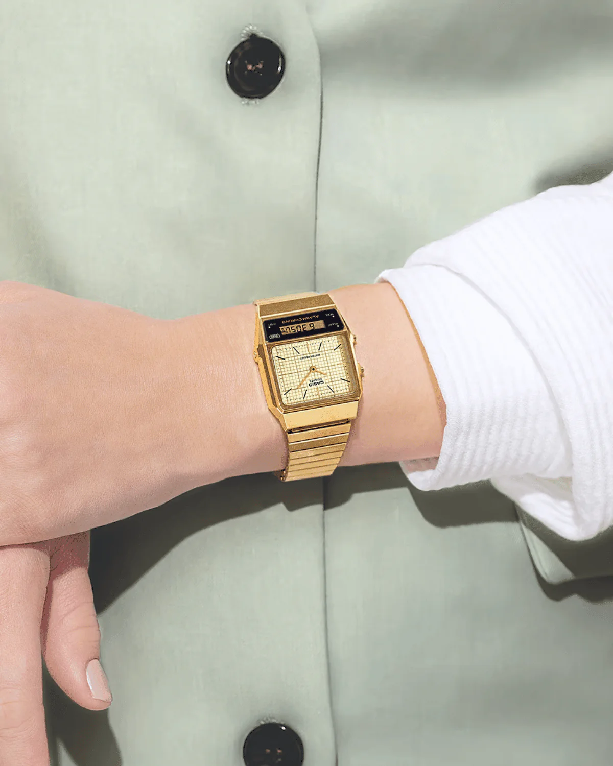 Vintage Gold Stainless Steel Watch AQ800EG-9A - Image 3