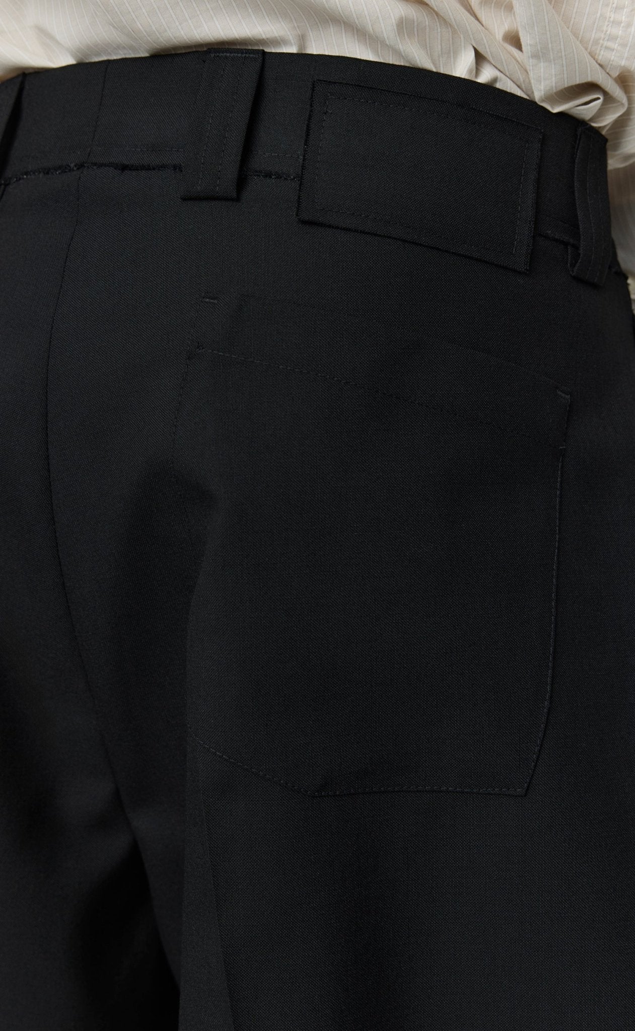 Classic Shorts Black Tropical Wool - Image 4