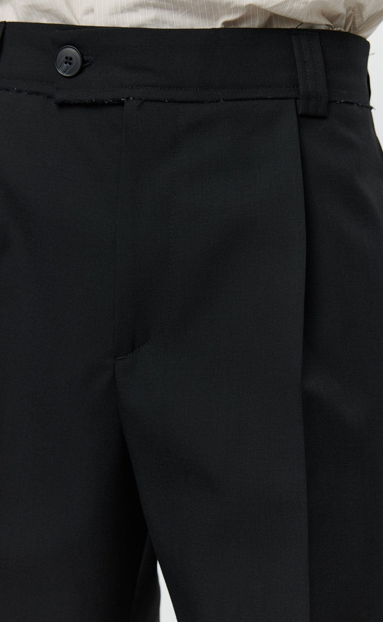 Classic Shorts Black Tropical Wool - Image 5