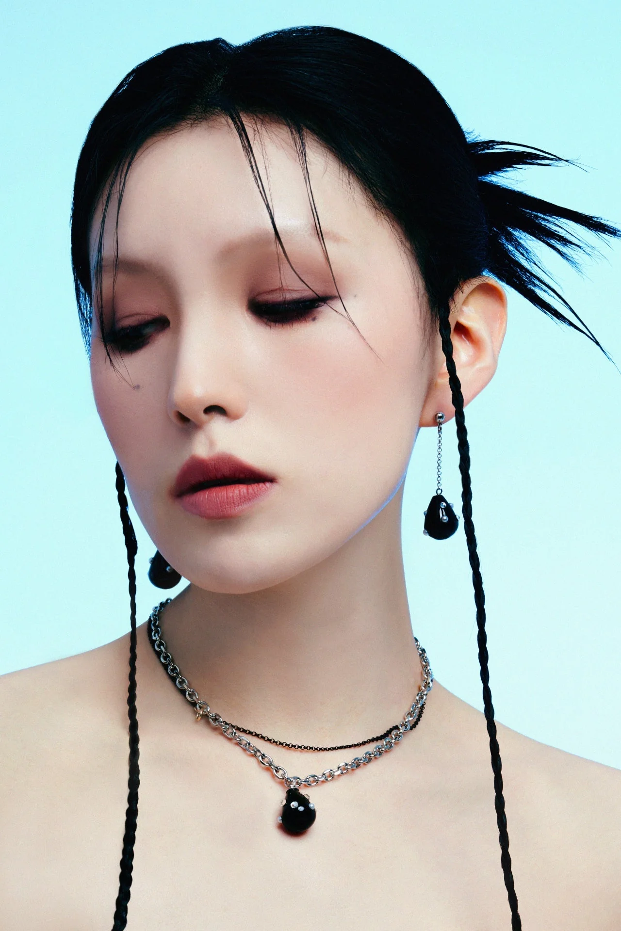 Moldy Drop Earrings Black - Image 2